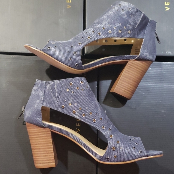 Very Volatile Tevy Denim Brand New in Box Rare - Picture 1 of 7